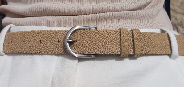 women's beige stingray belt